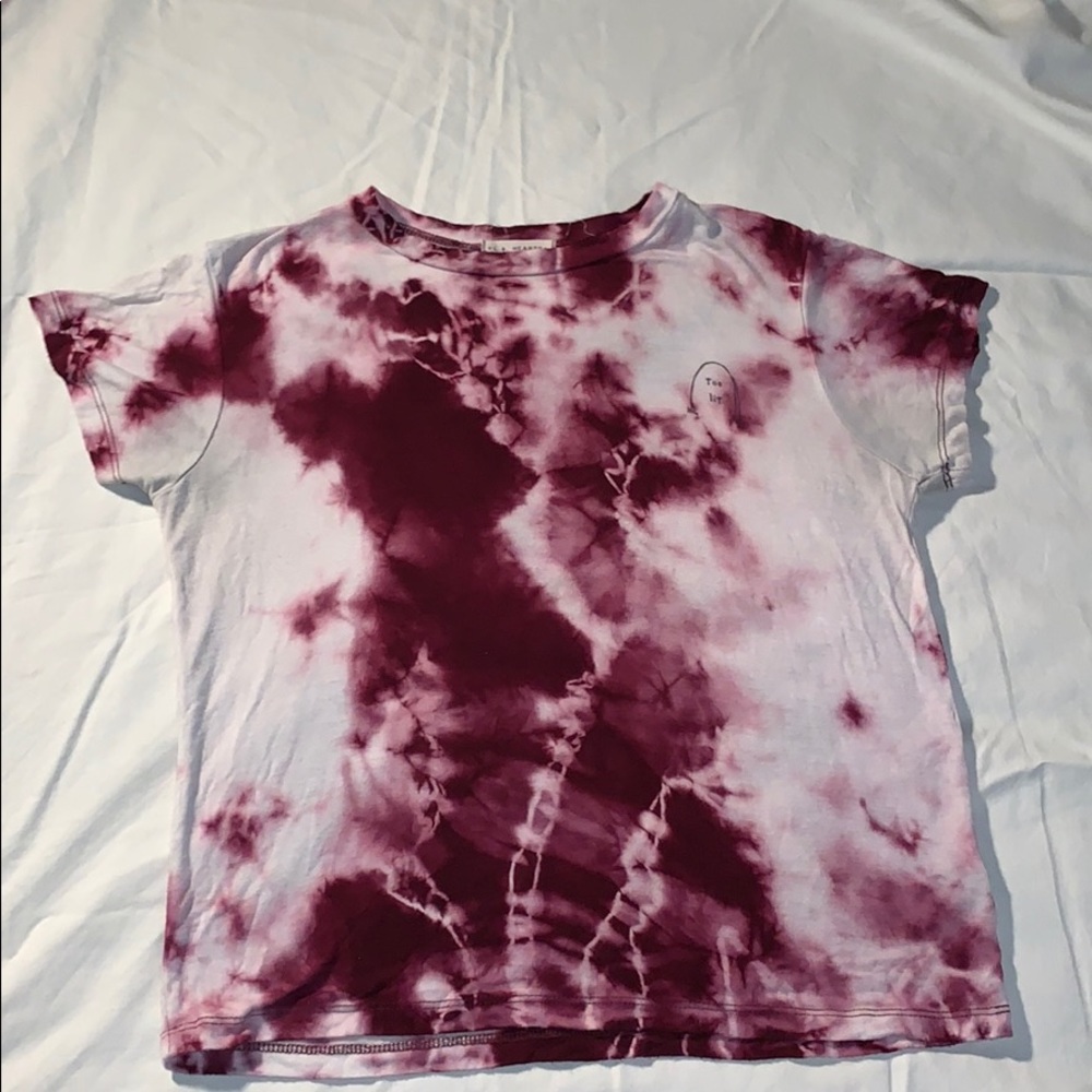 tie-dye maroon t-shirt